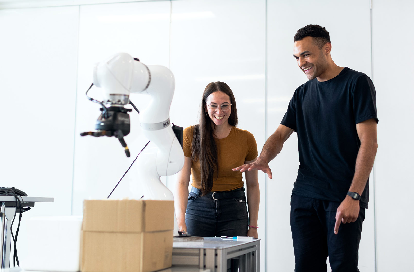 Robotic arm used in academic research for automation and engineering studies.